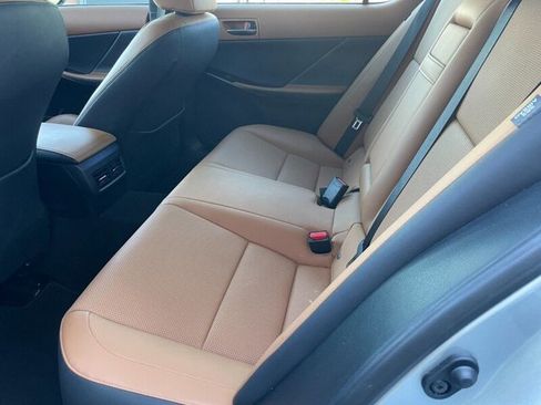 Certified 2025 Lexus IS 300 F Sport image 5