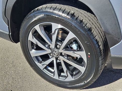 Used 2023 Toyota Corolla Cross XLE image 14