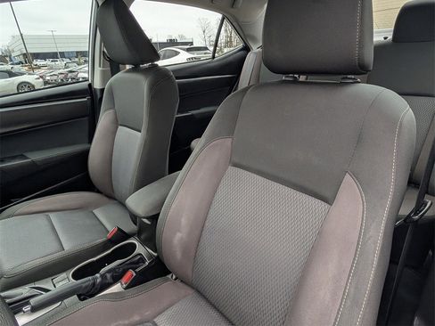 Used 2018 Toyota Corolla LE image 20
