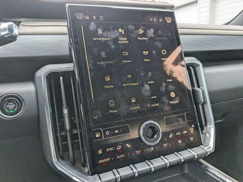 Used 2024 GMC Acadia Elevation image 28