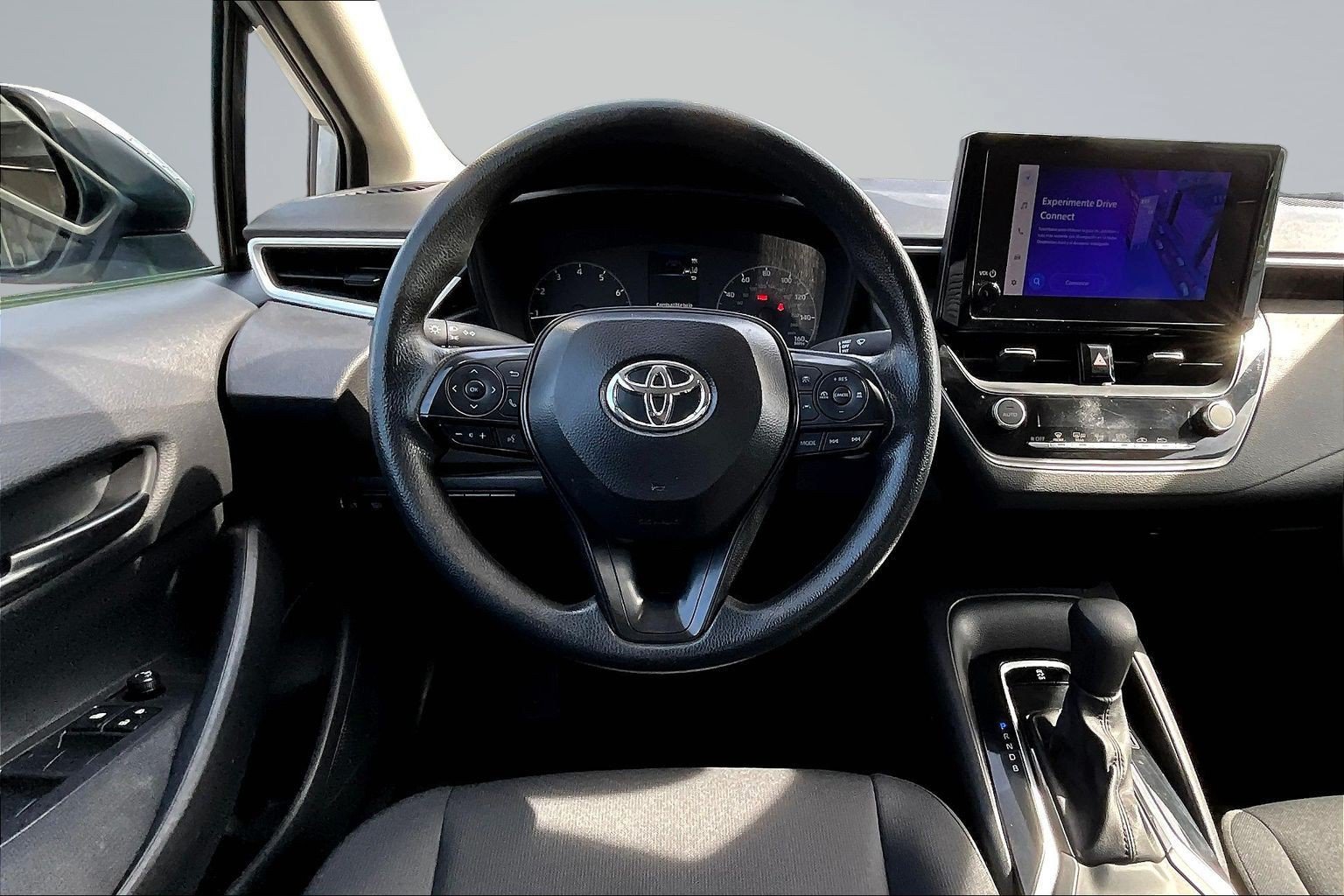 Used 2025 Toyota Corolla LE w/ Convenience Package FWD image 7