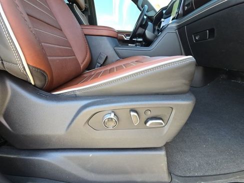 Used 2025 GMC Sierra 1500 Denali Ultimate image 18