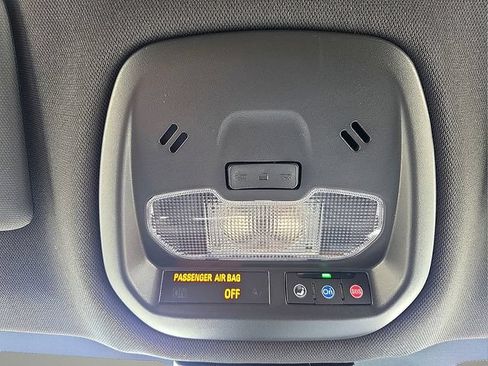 Used 2025 Buick Envista Sport Touring w/ Convenience I Package FWD image 19