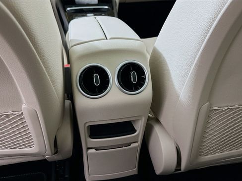 New 2026 Mercedes-Benz GLB 250 4MATIC image 27