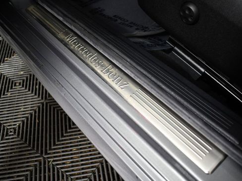 Used 2013 Mercedes-Benz E 350 Sedan image 33