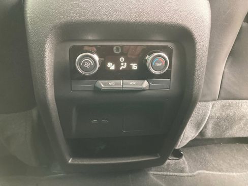 Used 2025 Buick Enclave Preferred image 37