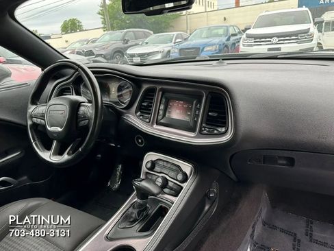 Used 2017 Dodge Challenger SXT RWD image 13