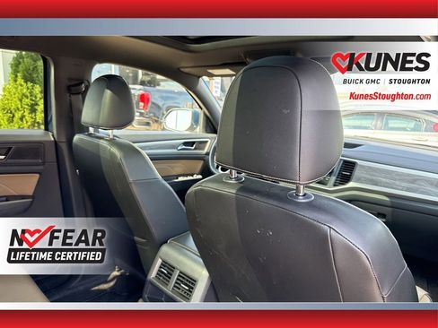 Used 2021 Volkswagen Atlas Cross Sport SE w/ Panoramic Sunroof Package image 48
