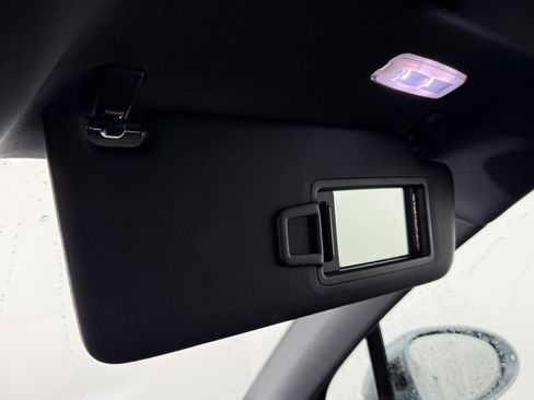 Used 2024 Porsche Macan image 28