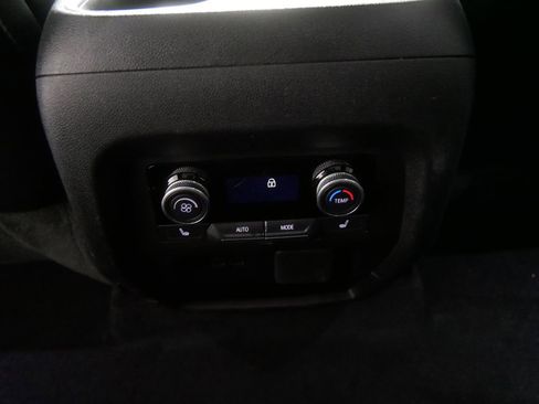 Used 2025 Buick Enclave Avenir image 20