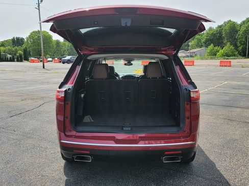 Used 2021 Chevrolet Traverse High Country AWD/4WD image 11