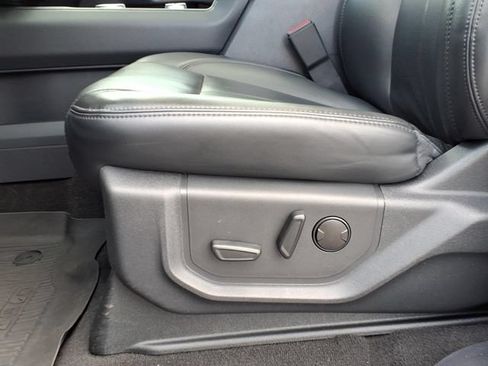Used 2024 Ford Expedition XLT AWD/4WD image 17