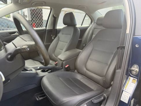 Used 2012 Volkswagen Jetta SE FWD image 11