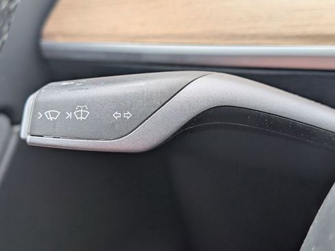 Used 2020 Tesla Model Y Long Range AWD/4WD image 12