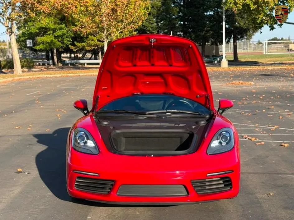 Used 2018 Porsche 718 Cayman RWD image 9