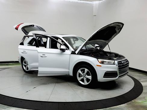 Used 2020 Audi Q5 2.0T Premium w/ Convenience Package AWD/4WD image 10
