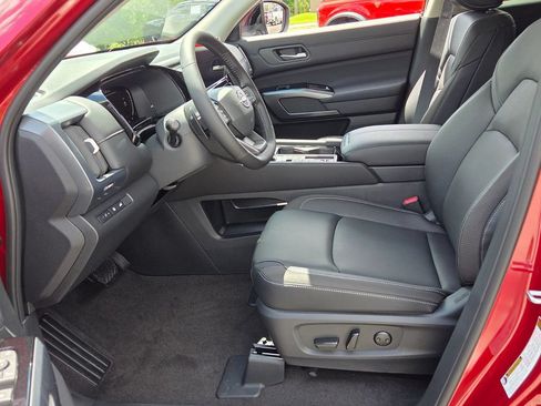 New 2026 Nissan Pathfinder SL FWD image 3