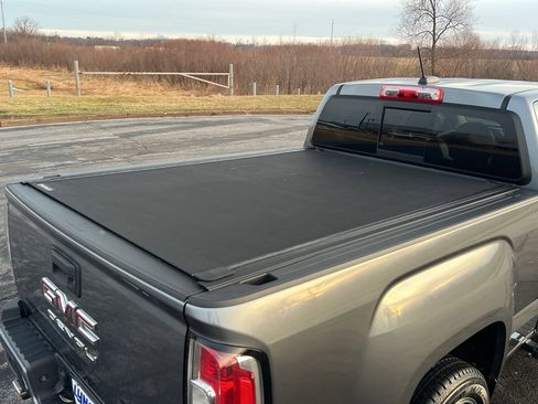 Used 2021 GMC Canyon Denali image 36