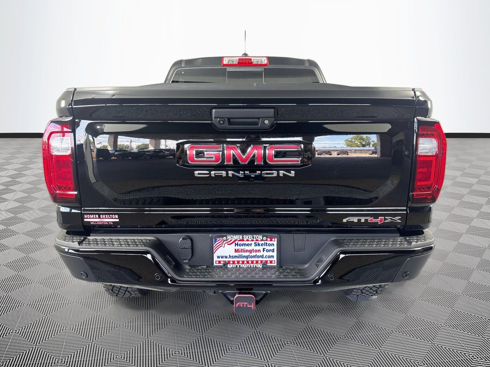 Used 2025 GMC Canyon AT4 w/ AT4X Package AWD/4WD image 6