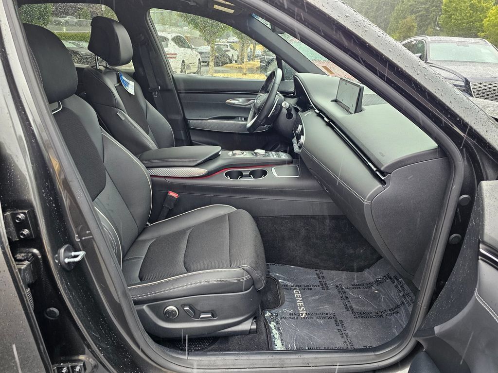 Certified 2025 Genesis GV70 3.5T Sport AWD/4WD image 29