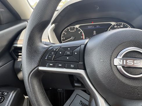 Used 2025 Nissan Altima 2.5 SV FWD image 17