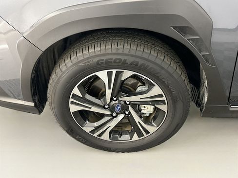 Used 2024 Subaru Crosstrek 2.0i Premium image 11