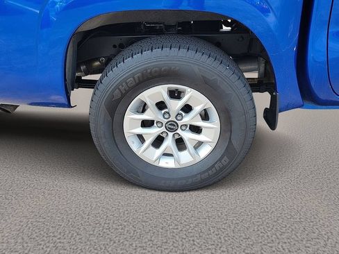 Used 2024 Nissan Frontier SV AWD/4WD image 7