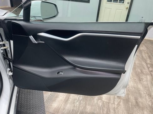 Used 2015 Tesla Model S 70 image 35