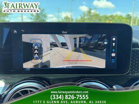 Used 2025 Mercedes-Benz GLB 250 image 21