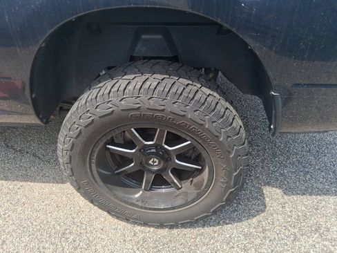 Used 2015 RAM 1500 Express AWD/4WD image 10