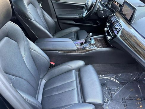 Used 2018 BMW 530e xDrive AWD/4WD image 25