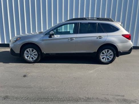Used 2019 Subaru Outback 2.5i Premium w/ Popular Package #2 AWD/4WD image 3