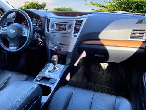 Used 2013 Subaru Outback 2.5i Limited w/ Moonroof Pkg image 24