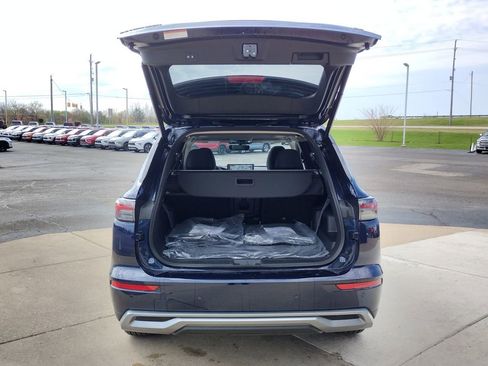 New 2026 Mitsubishi Outlander SE image 17