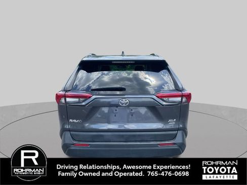 Used 2021 Toyota RAV4 XLE Premium AWD/4WD image 4