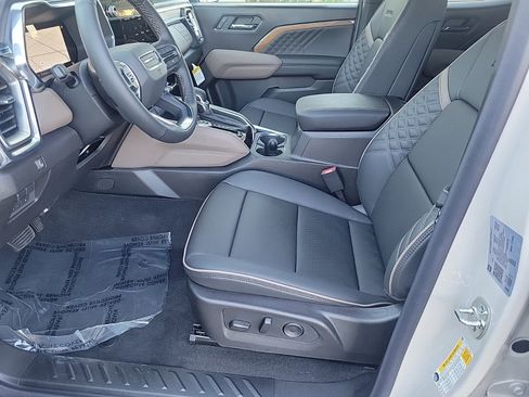 New 2026 GMC Canyon Denali image 10