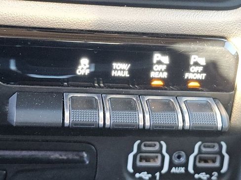 Used 2019 RAM 1500 Laramie image 18