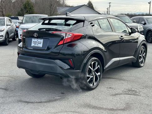 Used 2019 Toyota C-HR XLE image 3