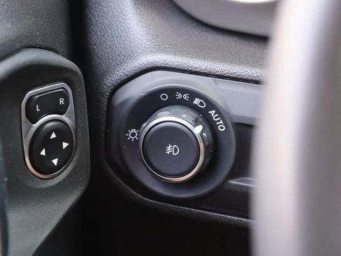 Used 2023 Jeep Wrangler Unlimited Sport AWD/4WD image 18
