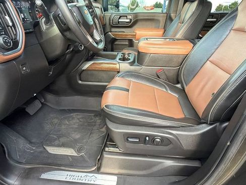 Used 2022 Chevrolet Silverado 3500 High Country w/ Z71 Off-Road Package image 13