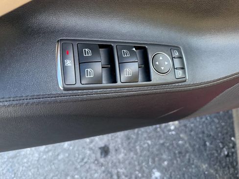 Used 2013 Tesla Model S Long Range image 18