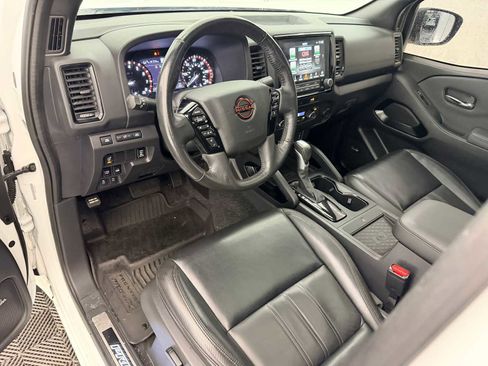 Used 2022 Nissan Frontier PRO-4X w/ Pro-4X Premium Package image 2