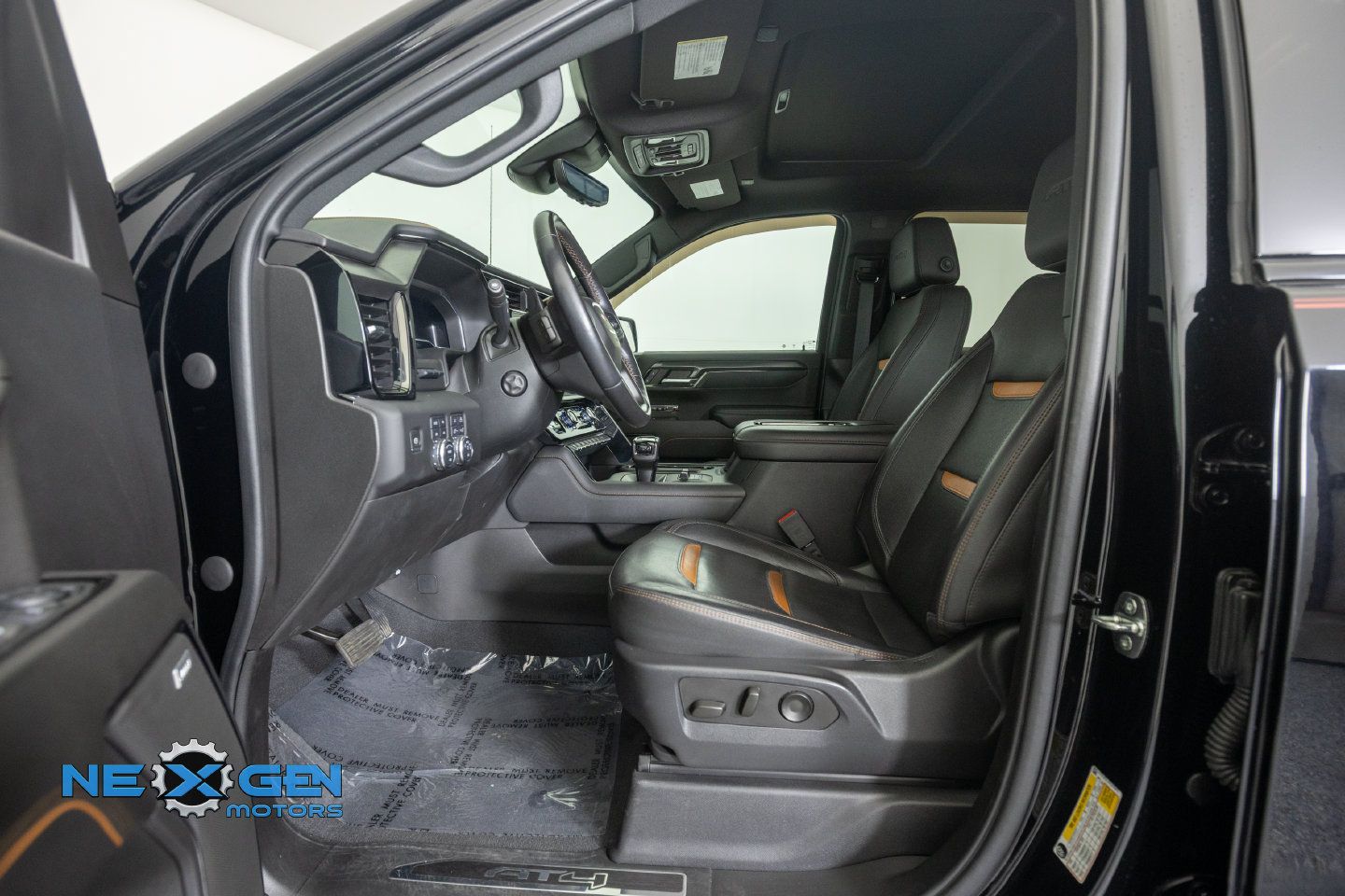 Used 2022 GMC Sierra 1500 AT4 w/ AT4 Premium Package AWD/4WD image 14