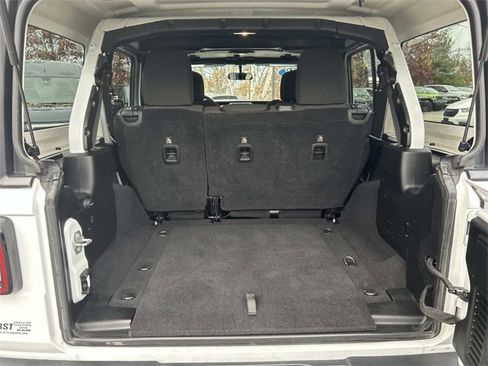 Used 2018 Jeep Wrangler Unlimited Sahara image 11