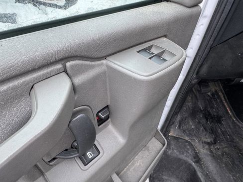 Used 2023 Chevrolet Express 3500 3500 2dr 159 in. WB Cutaway w/ Power Convenience Package image 6