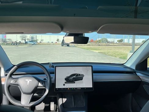Used 2023 Tesla Model 3 Standard Range image 14