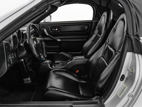 Used 2002 Toyota MR2 image 24