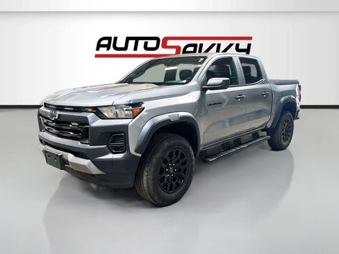Used 2023 Chevrolet Colorado Trail Boss w/ Advanced Trailering Package AWD/4WD image 3