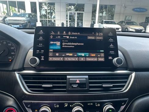 Used 2018 Honda Accord EX image 30