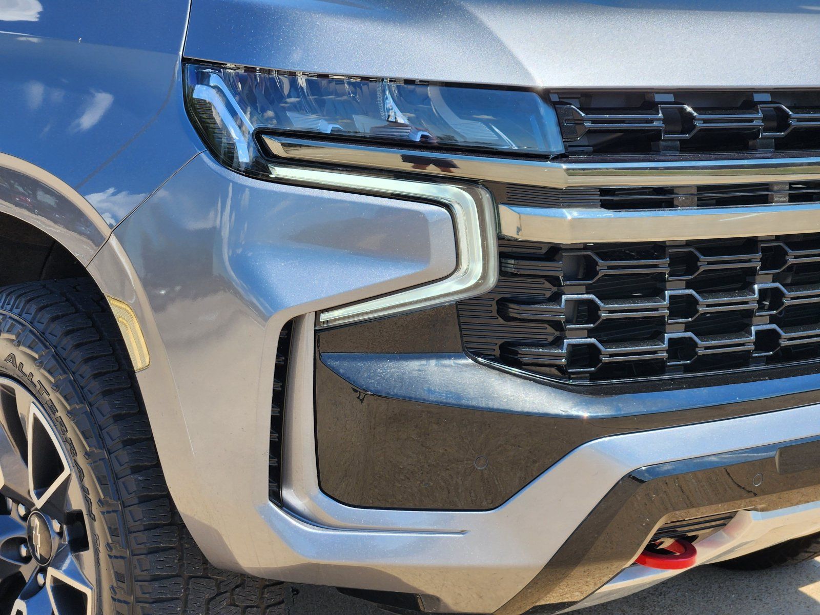 Used 2022 Chevrolet Tahoe Z71 w/ Luxury Package AWD/4WD image 9